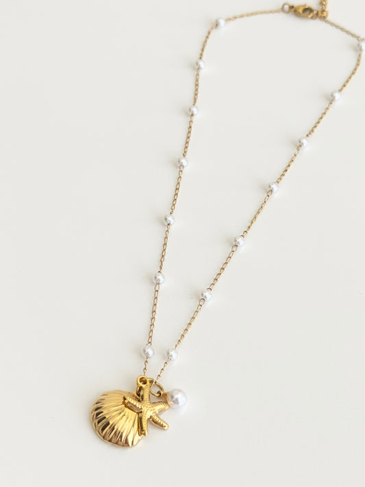 Summer pearl necklace