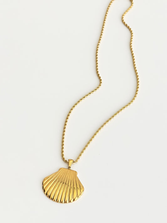 Large Oyster Necklace
